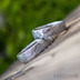 Snubní prsten damasteel - Natura, struktura dřevo, lept světlý střední, profil C, lesklé