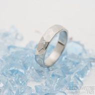 Skalk leskl a ir diamant 1,7 mm - velikost 53, ka 4,5 mm, tlouka 1,6 mm - Snubn prsten z nerezov oceli