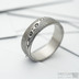 Prima devo, zatmaven - Kovan snubn prsten z nerez oceli damasteel, velikost 60 - Sk3685
