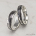 Snubní prsten damasteel a stříbro - Luna, dřevo, 75% tmavý, prsten s tepanými a prsten s hladkými okraji