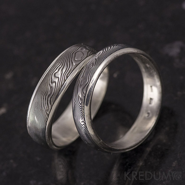 Snubní prsteny stříbro a damasteel - Luna, 75% tmavý, hladké okraje