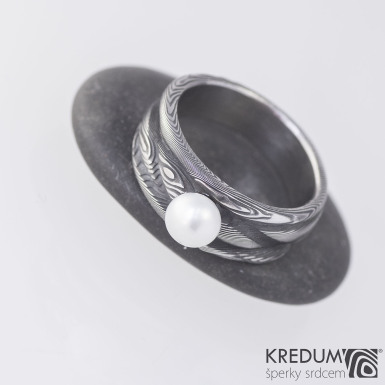 Víla vod a perla - dřevo - Zásnubní prsten nerezová ocel damasteel