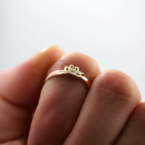 Prima gold red s irm diamantem a zlatou ozdobou - zlat prsten - vel.52, CR5798