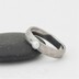 Zásnubní prstýnek s perlou chirurgická ocel -  velikost 52, šířka 4 mm, profil C, matný, perla zploštělá, lehce zapuštěná - k 1048
