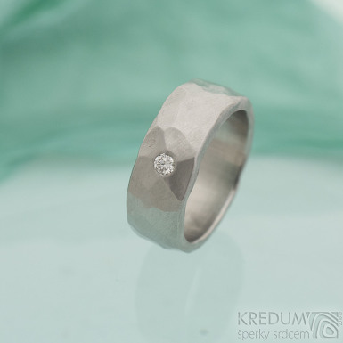 Draill a čirý diamant 2,3 mm - 48, šířka 6,5 mm, tloušťka cca 2 mm, matný - Kovaný snubní prsten - k 2587 (5)