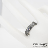 Natura tmavá a broušený kámen (syntetický) do 3 mm do stříbra - kovaný snubní prsten z nerezové oceli