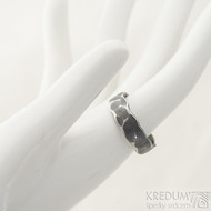 Draill tmavý - velikost 60, šířka 6 mm, tloušťka slabá - Kovaný prsten z nerezové oceli, SK2217