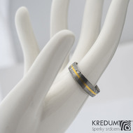 Golden line - prsten damasteel a zlato, SK1332