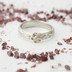 Zsnubn prsten - Goridk flower s kytickou z bileho zlata a diamant 1,5mm, velikost 59, ka 4 mm - k 2394