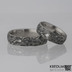 Snubní prsteny damašková ocel - Natura damasteel, struktura dřevo, lept tmavý hrubý, matné, profil C+CF - vel. 48, šířka 5,5 mm, diamant čirý 2 mm a vel. 66, šířka 5,5 mm - k 0043