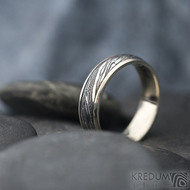 Kasiopea white - Zlatý snubní prsten a damasteel - velikost 57, šířka 5,5 mm, voda - extra TM, okraje hladké 2x0,75 -  SK1749 (6)
