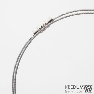Nylonové lanko s ocelovou strunou - stříbrná barva - šroubovací uzávěr