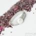 Liena s bílou perlou - vel 53,5, šířka hlavy 5,5mm dlaň 3mm, voda - lept 75% SV, perla 6,2mm - Damasteel zásnubní prsten