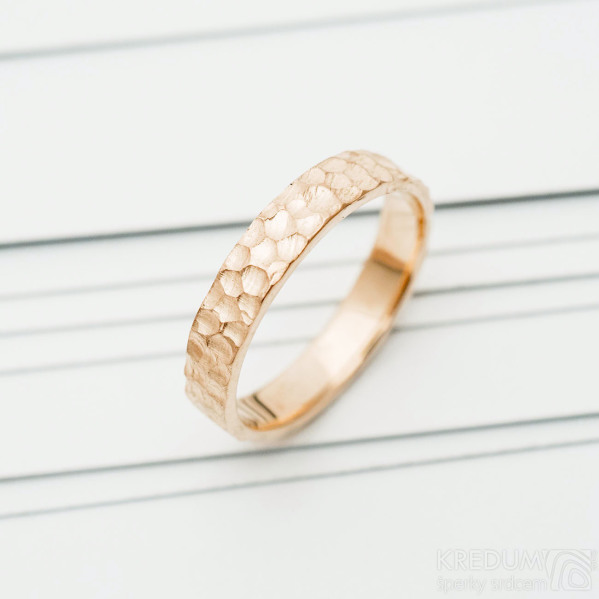 Marro snubn prsten gold red (1)