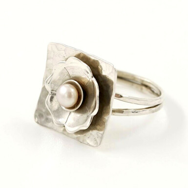 Stříbrný prsten s perlou - CR5361