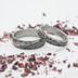 Ručně kované snubní prsteny damašková ocel - Natura damasteel, struktura dřevo, lept tmavý hrubý, profil C - vel. 53, šířka 4 mm a vel. 60,5, šířka 6 mm - Kované snubní prsteny damasteel - k 3337