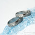 Snubn prsteny damasteel - Prima, vzor devo, zatmaven + ir diamant 1,5 mm, velikost 57, ka 4,5 mm, profil B - K1610