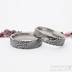 Ručně kované snubní prsteny damasteel - Prima a diamant 1,7 mm a Prima - šířka 5,5 mm, dřevo, 100% zatmavený,lesklý, profil E - Damasteel snubní prsteny