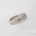Ručně kované snubní prsteny damasteel - Prima, struktura dřevo, velikost 55, šířka 5 mm, lept střední světlý, profil B+CF