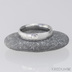 Zásnubní prsten damasteel - Prima a broušený kámen vel. do 2 mm ve stříbře, dřevo - moissanite