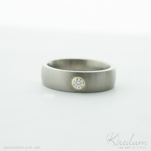 Prima titan matn a ir diamant 3 mm vsazen do zlata - kovan zsnubn prsten - SK4001