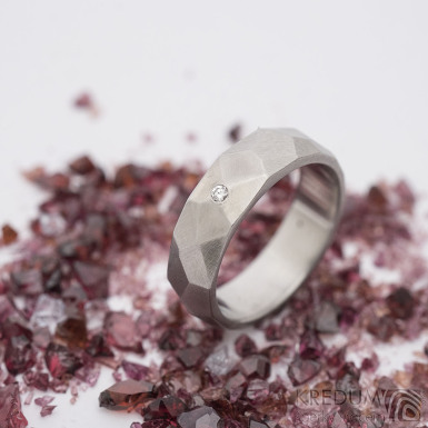Skalák a čirý diamant 1,5 mm - 48, šířka 5 mm, matný - Broušený snubní prsten z nerezové oceli