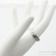 Skalk matn - velikost 56 s vnitnm zaoblenm, ka 5 mm, tlouka 1,6 mm - Kovan nerezov snubn prsten, produkt SK2122