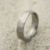 snubní prsten z titanu - Natura - velikost 56,5, šířka 4 mm, tloušťka střední, profil C+CF, lesklý - Et 2334