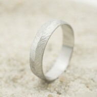 Klas svtl - kovan snubn prsten z nerezov oceli