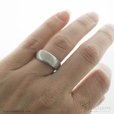 Siona nerez s ozdobou - matný - kovaný snubní prsten z nerezové oceli - V5016