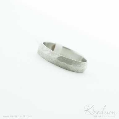 Klas - kovaný snubní prsten z nerezové oceli - V5122