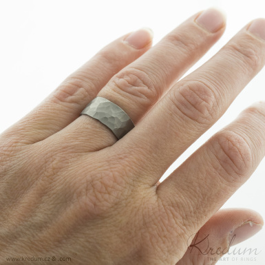 Natura titan - matný - kovaný snubní prsten, V5243