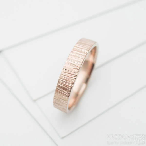 wood snubn prsten gold red (1)