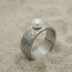 Zásnubní nebe snubní prstýnek s perlou - velikost 62,5, šířka 8 mm, profil C, matný - Et2216